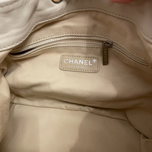 Preloved Chanel bucket chain bag-full set - Picture 12 of 13